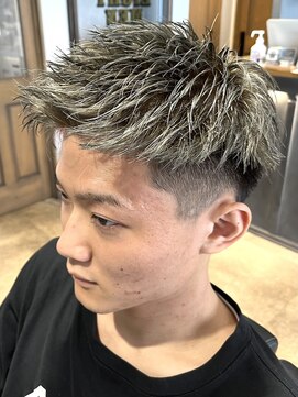 エイトメン 池袋店(EIGHT MEN) 【EIGHTMEN池袋店】グレージュ×フェードカット×ソフトツイスト