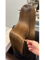 オズ 郡山桑野店(OZ)&nbsp;ミニウルフチェリーブラウンホワイトグレージュフェザーパーマ