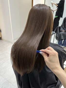 ジーナ 博多筑紫口(Zina) 赤み消し透明感グレージュ×髪質改善Tr【福田れん】