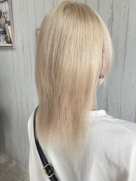 ロア 熊本(LOA) ホワイトブロンド