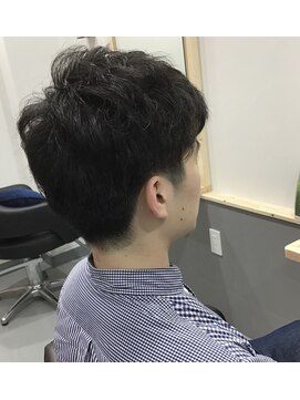 ルッカ(Rukka) 清潔感のあるパーマ　ツーブロックスタイル