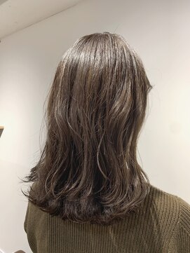 アンサム リリー(UNSOME Lille) 【UNSOME　Lille】バレイヤージュ/グレージュカラー