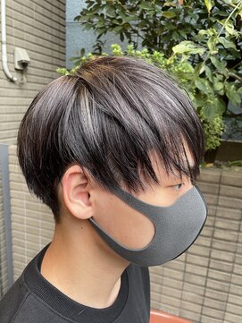 スタジオフォーエイチ(STUDIO 4H) ハイライト/アッシュブラック/マッシュ/刈り上げ/メンズカット