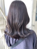 ロカ(roka) ラベンダーベージュ 外ハネミディ くびれレイヤー