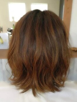 マルーン(maroon)の写真/パーマ好きな方には、髪へのダメージを最小限に抑えたデジタルパーマがオススメ☆理想のふんわりスタイルに