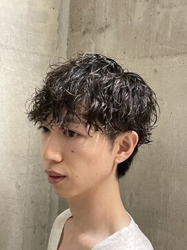 ヨシザワインク プレミアム 築地店(YOSHIZAWA Inc. PREMIUM) 波巻きパーマツーブロ刈り上げ