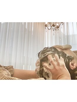 頭皮もココロもほぐれるマンツーマンご褒美サロン♪完全個室なので、ゆったりお過ごしいただけます＊