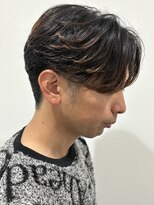 ヒュイル バイ ニアウ(Hwyl by Niau)&nbsp;メンズマッシュセンターパートスパイラルパーマニュアンスパーマ