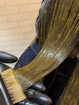 ロアゾブルー(L'oiseau Bleu)の写真/髪と頭皮を守るオーガニック白髪染めで、しなやかに艶めく髪質改善カラー