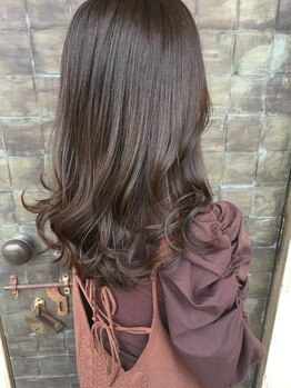 【HPB AWARD2021、2022、2024、2025サロン部門 注目サロン選出】ヘアカラーを引き立たせるツヤ髪へ＊