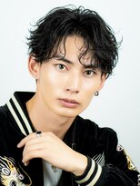 オーシャントーキョーオーバー 渋谷(OCEAN TOKYO OVER) 波巻きツイストスパイラルセンターパートサーフカール刈り上げ