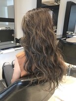 ルーヴェ(LOWE)&nbsp;能瀬 アッシュベージュウェーブヘア