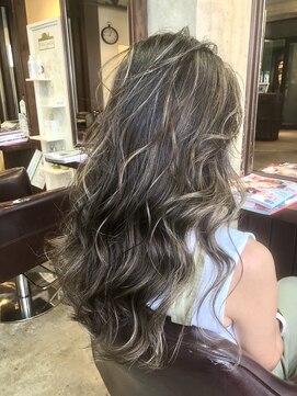 キー(key) グレージュ