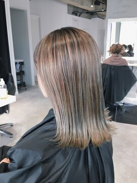 アディクト 綾瀬(ADDICT) 【ADDICT_YuuYa】切りっぱなしロブ_カーキーベージュ