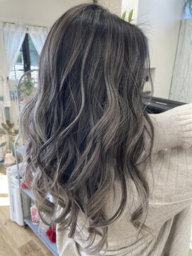 リリー ヘアーアンドビューティー(Lily) バレイヤージュカラー 2回ブリーチカラー