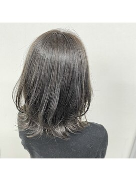 ペタルバイリリア(petal by Lilia) 透明感グレージュカラー レイヤーミディアム 松戸/松戸駅
