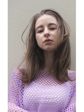 ダブル(W) 淡いベージュでふんわりと　似合わせカット　レイヤー