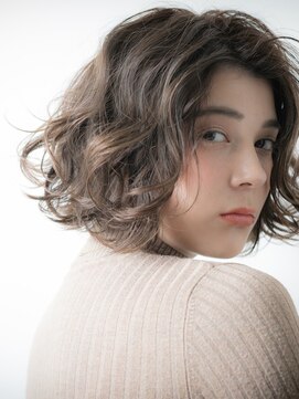 カバーヘア ブリス 大宮西口(COVER HAIR bliss) グレーベージュ大人ハイライトかきあげボブ203t大宮30代40代50代