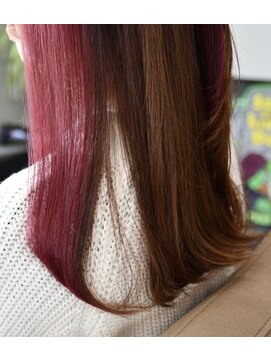 ビヨウシツジュウロク(BiYOSHiTSU16) ロングストレートインナーカラー