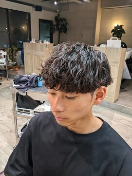 コワファーストナガサキシャンプーボーイ(COIFF1RST NAGASAKI SHAMPOO BOY) vマッシュ×波巻きスパイラルパーマ