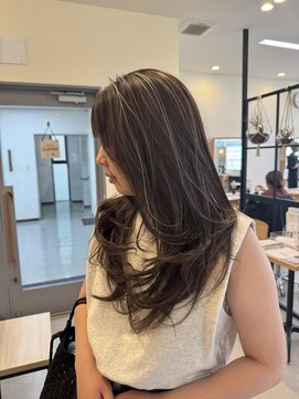 ヘアーポケット リタ(HAIR POCKET ritta) shiroレイヤーカット×外国人風ハイライト