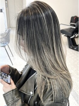 ベティー(Vetty)の写真/これからの季節は似合わせ×ハイライト◇グラデーションでオシャレ度UPカラー◎デザイン性に特化したsalon
