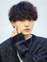 エース(ACES)&nbsp;波巻きパーマ無造作マッシュツーブロック黒髪