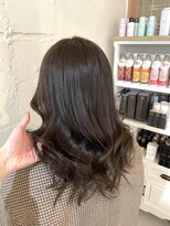 アンビエンテ(ambiente)&nbsp;伸ばしかけヘア　イルミナカラーアッシュ【坂根】