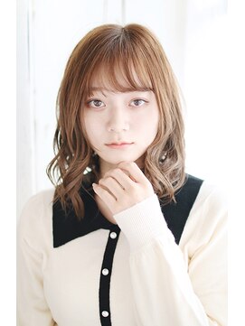 ラクシア(LUXIA) ミディアム_透け感バングの細かめミックスカール