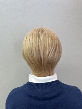 エミーバイモアムー(Emmie byMoremuu) ブロンドベージュ