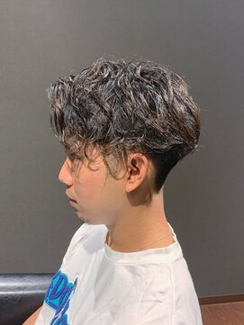 ビーダンディー(Bee dandy) ビジネスツーブロック ナチュラルパーマ かき上げアップバング