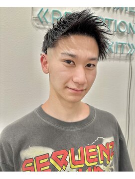 ロミーオム 本厚木(ROMMY. Homme) 刈り上げツーブロックアップバングショートビジネスメンズヘア