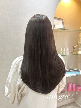 カラークチュール(Color Couture) アッシュグレー/セミディ/シアーカラー/ロングヘア/透明感