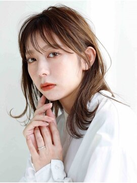 アージュ 久留米ゆめタウン店 外はねミディアム　くびれヘア　アッシュベージュ