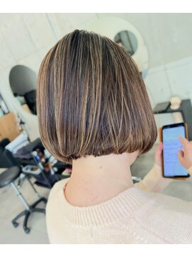 リム 南浦和(Lim) ハイライト/インナーカラー/白髪ぼかし/ハイライト/ショート