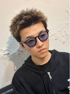 クオンヒール 淀屋橋店(QUON HEAL) スペインカール/スパイキーショート/フェザーパーマ/フェード×