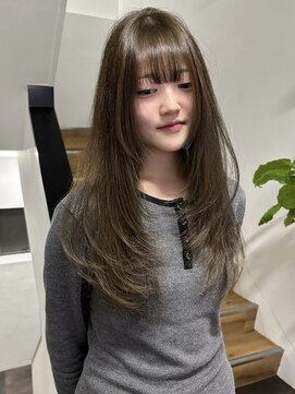 ヨーク(YOKE) レイヤーカットフェイスレイヤーオリーブベージュ