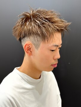 エルマーク 渋谷(L-MARK) アップバングツーブロックダブルカラーブリーチメッシュ