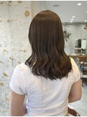 オリーブベージュ