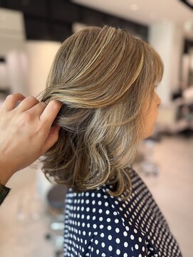 ステアケース 武蔵小杉店(stair:case) リタッチとローライトで陰影メンテナン　 脱白髪染め