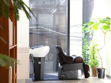 日々 大阪梅田(Hibi)の雰囲気(フルフラットシャンプー台でゆったりと♪〈大阪/梅田/髪質改善〉)