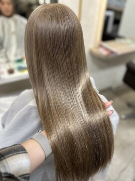 サイ(PSY) シアーベージュ/ブリーチカラー/池袋