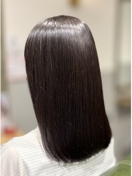 アンジー(Angee) 湿気に負けないツヤ髪へ。自然な縮毛矯正