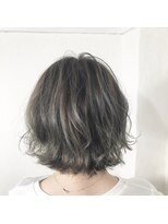 アンフィドットドゥルドゥ(AnFye.dueldo)&nbsp;【AnFye.dueldo】外はねボブ × シルバーグレーカラー