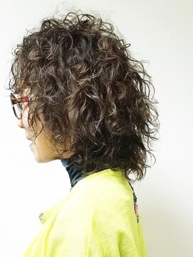 メリケンビューティーパーラー コウベ(MERICAN BEAUTY PARLOR KOBE) 【ミディアム/個性を生かしたオリジナルパーマ】tomo