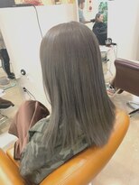 カルマ(KARMA)&nbsp;透明感のあるグレージュ