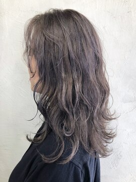 アイティー バイ アルバム 浦和店(IT by ALBUM) ラベンダーグレー_オリーブカラーハイライトカラー_ba242311