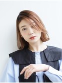 前髪長めボブ　外ハネ　切りっぱなし　ベージュカラー　透明感