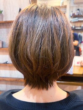 カミビトグロウ(kamibito glow) 透明感カラー★20代30代ハイライトアッシュベージュ小顔ショート