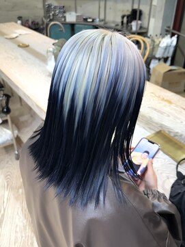 ヲタク(wotaku.) ルーツカラーホワイトハイトーンブルーブリーチデザインカラー